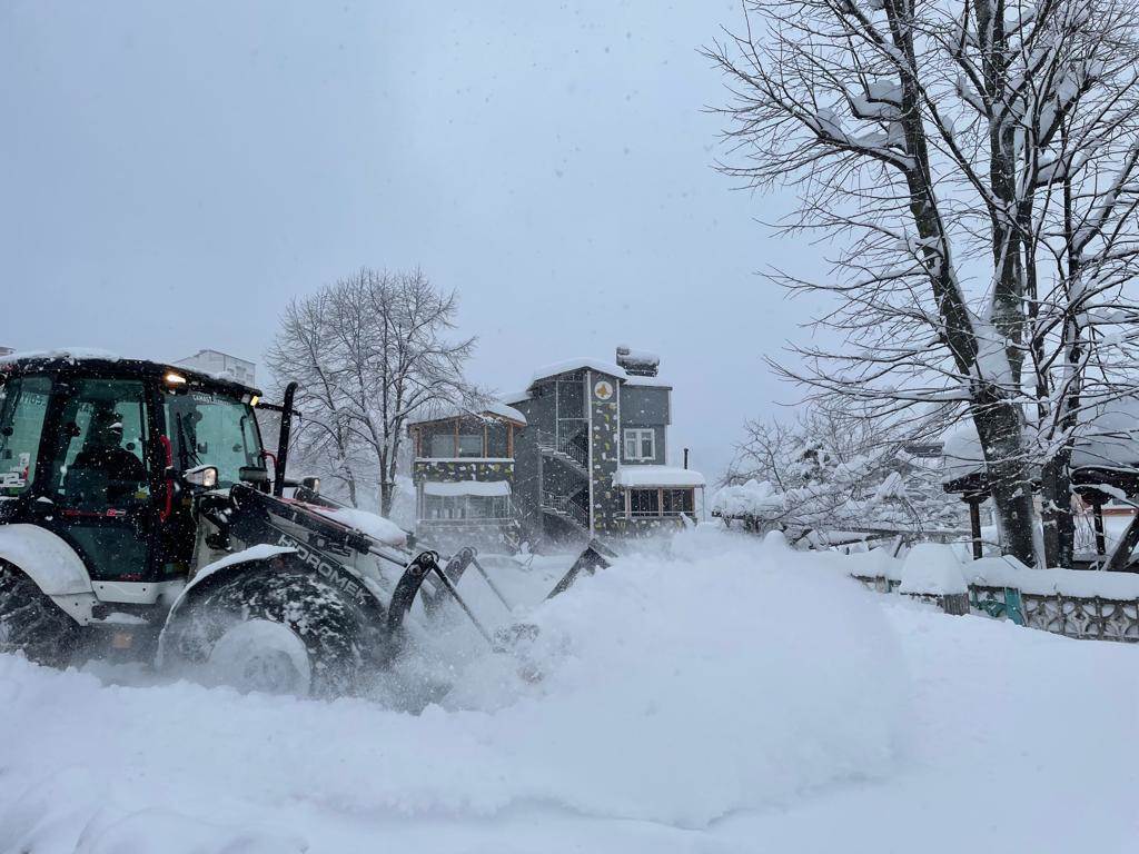 ORDU'DA KAR 1.5 METREYE YAKLAŞTI